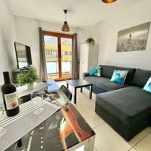 https://mountain-pool-sea.in-canary-islands.com